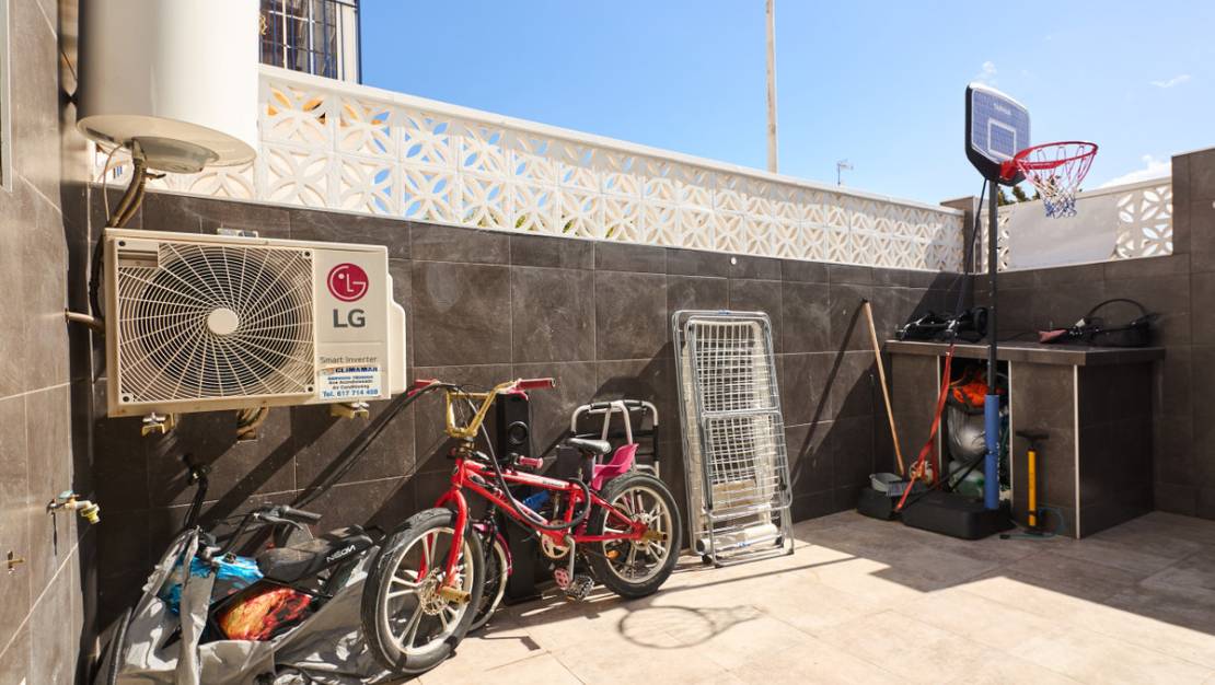 Sale - Villa - Torrevieja - Jardin del Mar
