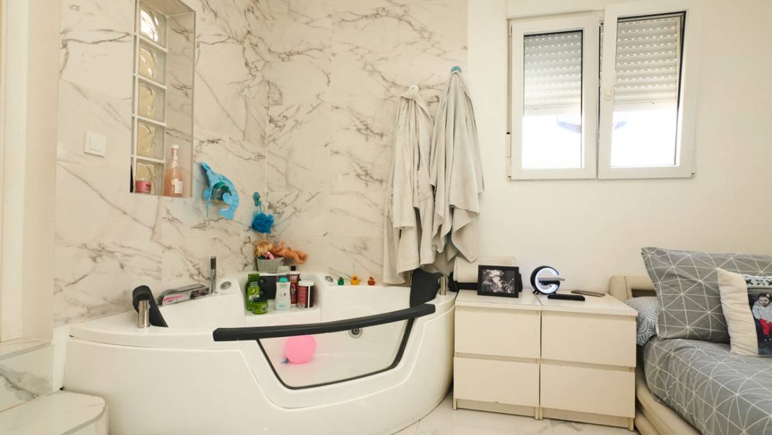Sale - Villa - Torrevieja - Jardin del Mar