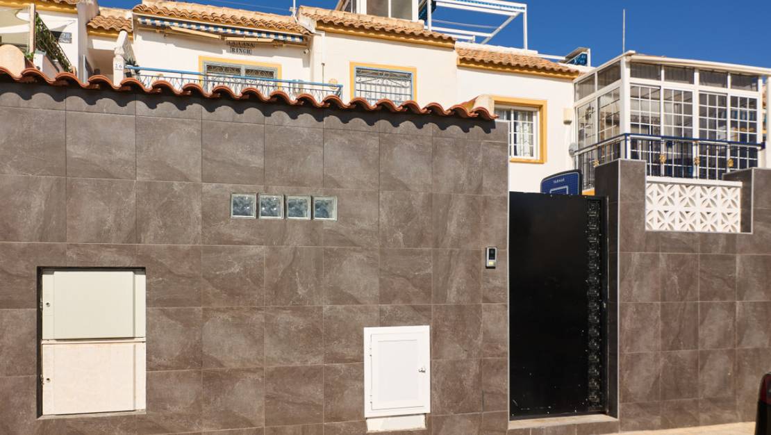 Sale - Villa - Torrevieja - Jardin del Mar