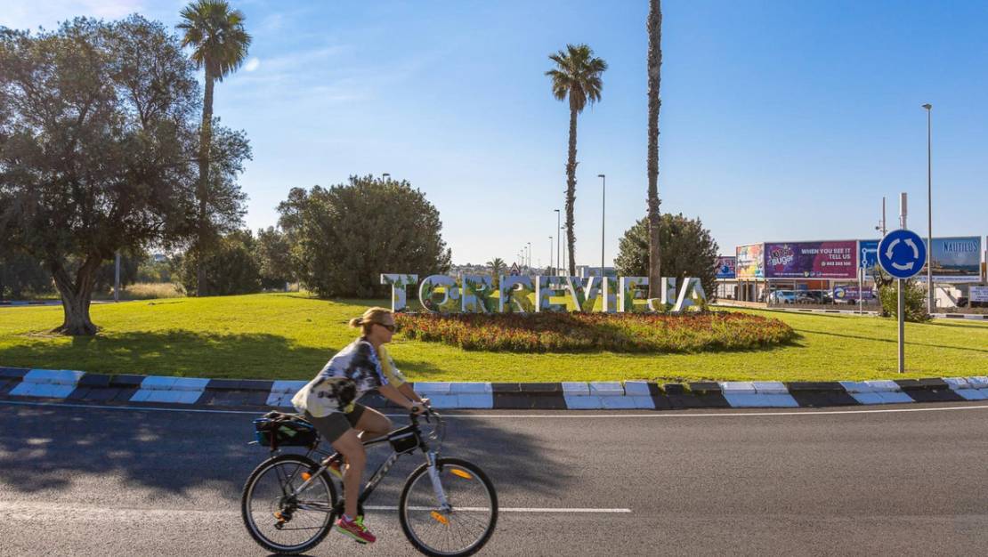 Sale - Villa - Torrevieja - Jardin del Mar