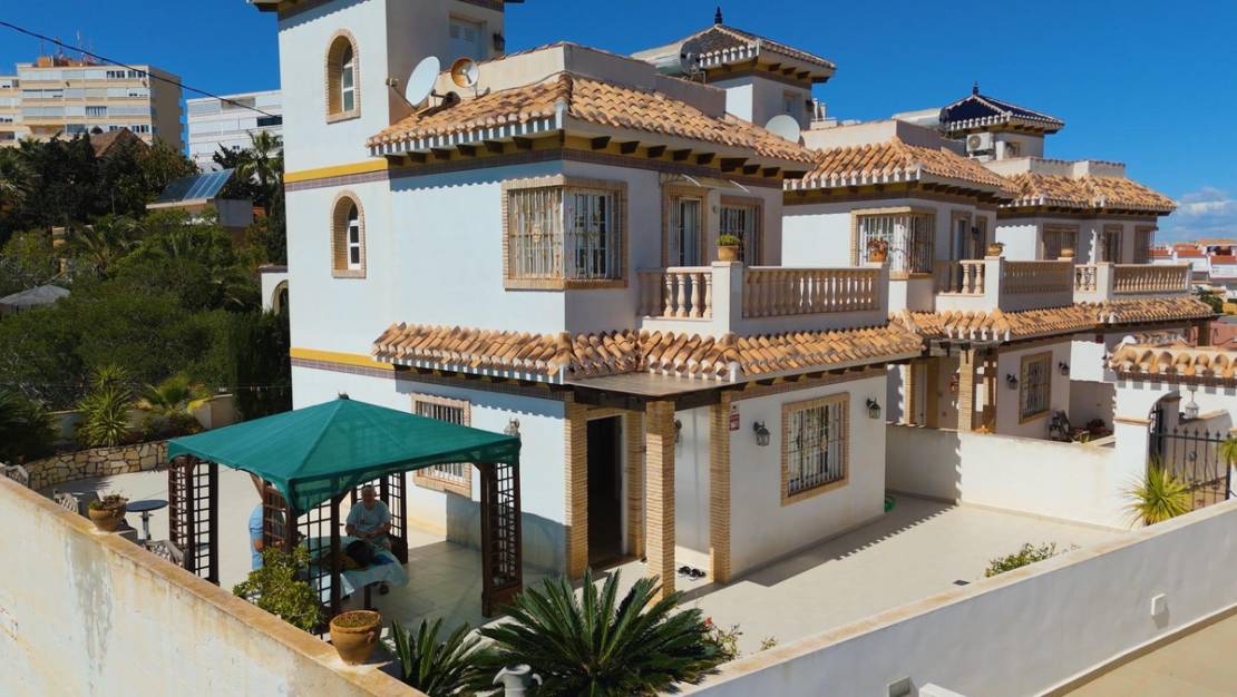 Sale - Villa - Torrevieja - La Mata