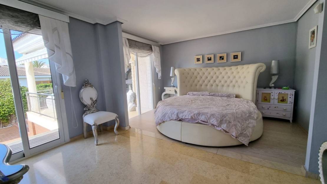 Sale - Villa - Torrevieja - La Mata