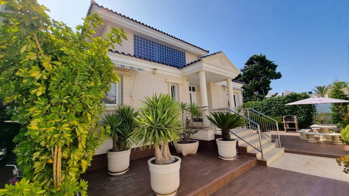 Sale - Villa - Torrevieja - La Mata