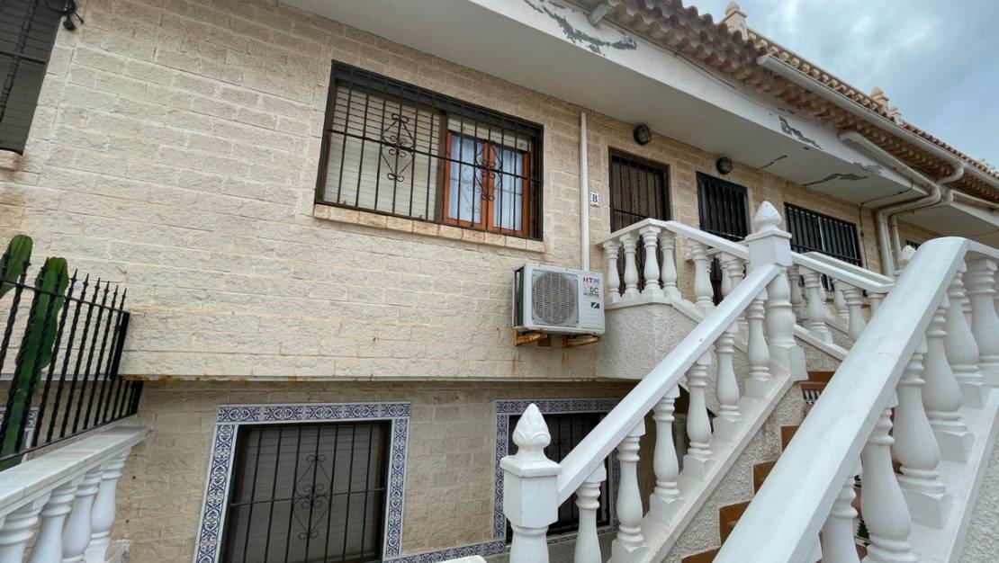 Sale - Villa - Torrevieja - La Mata