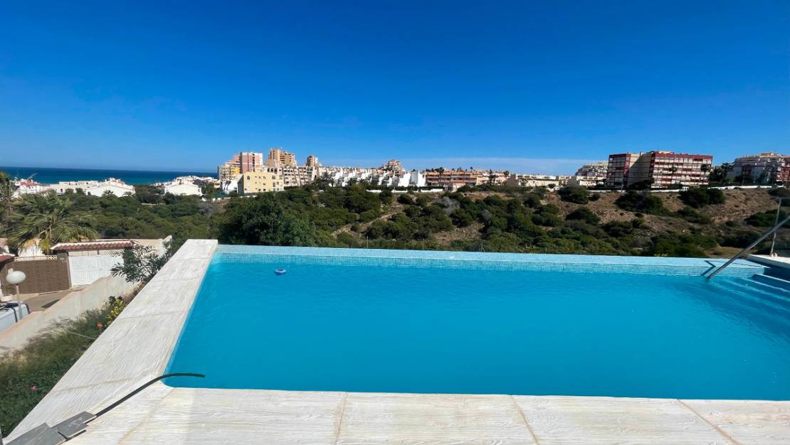 Sale - Villa - Torrevieja - La Mata