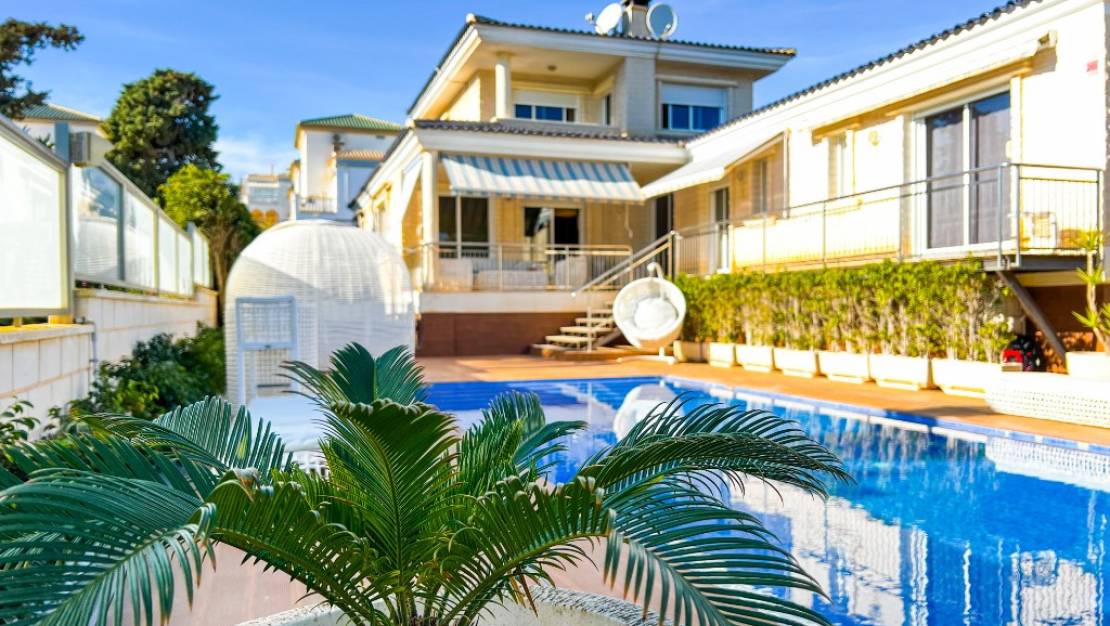 Sale - Villa - Torrevieja - La Mata