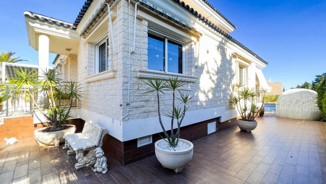 Sale - Villa - Torrevieja - La Mata