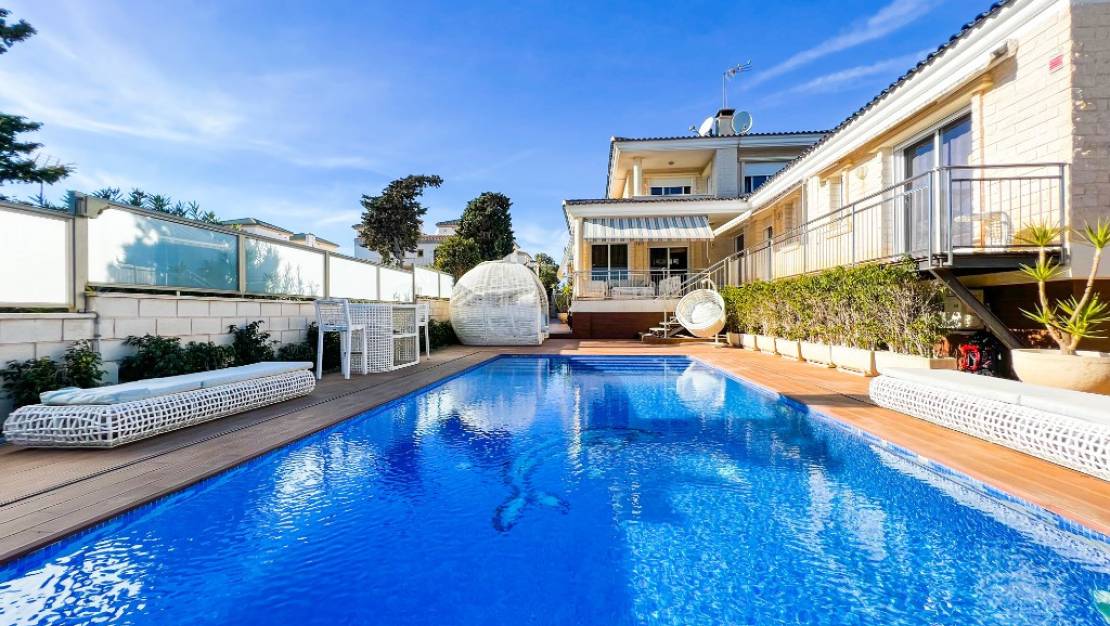 Sale - Villa - Torrevieja - La Mata