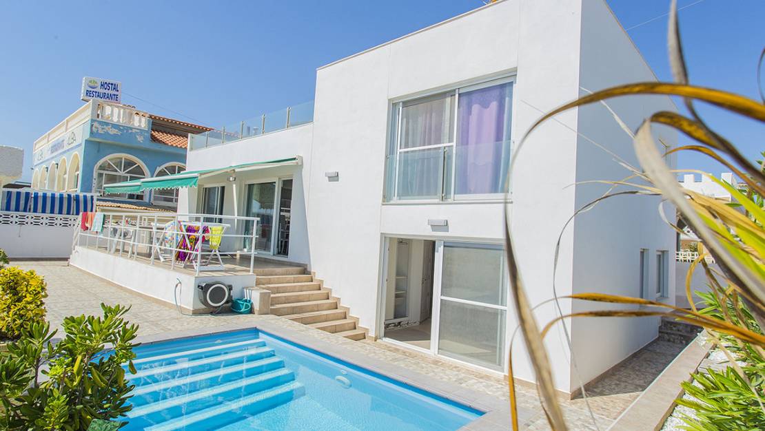 Sale - Villa - Torrevieja - La Mata