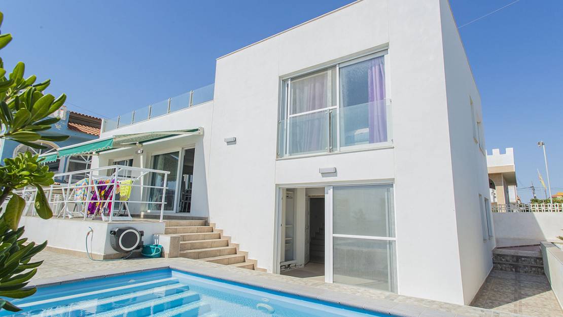 Sale - Villa - Torrevieja - La Mata