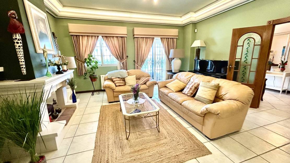 Sale - Villa - Torrevieja - La Mata