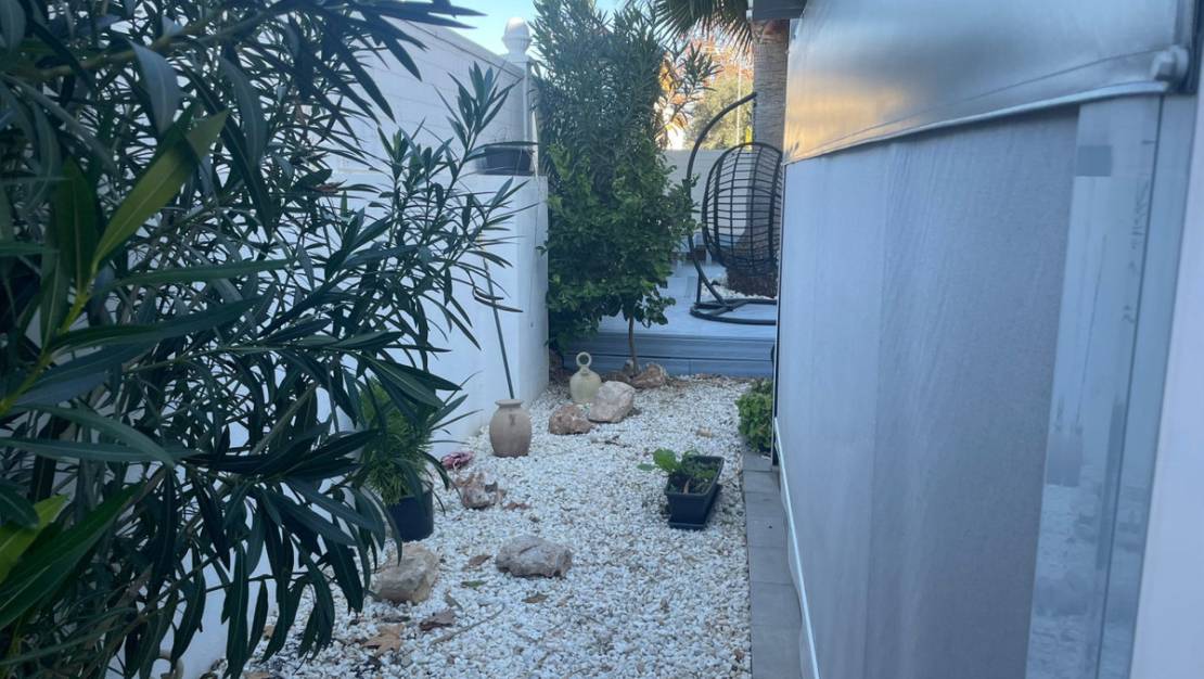 Sale - Villa - Torrevieja - La Mata