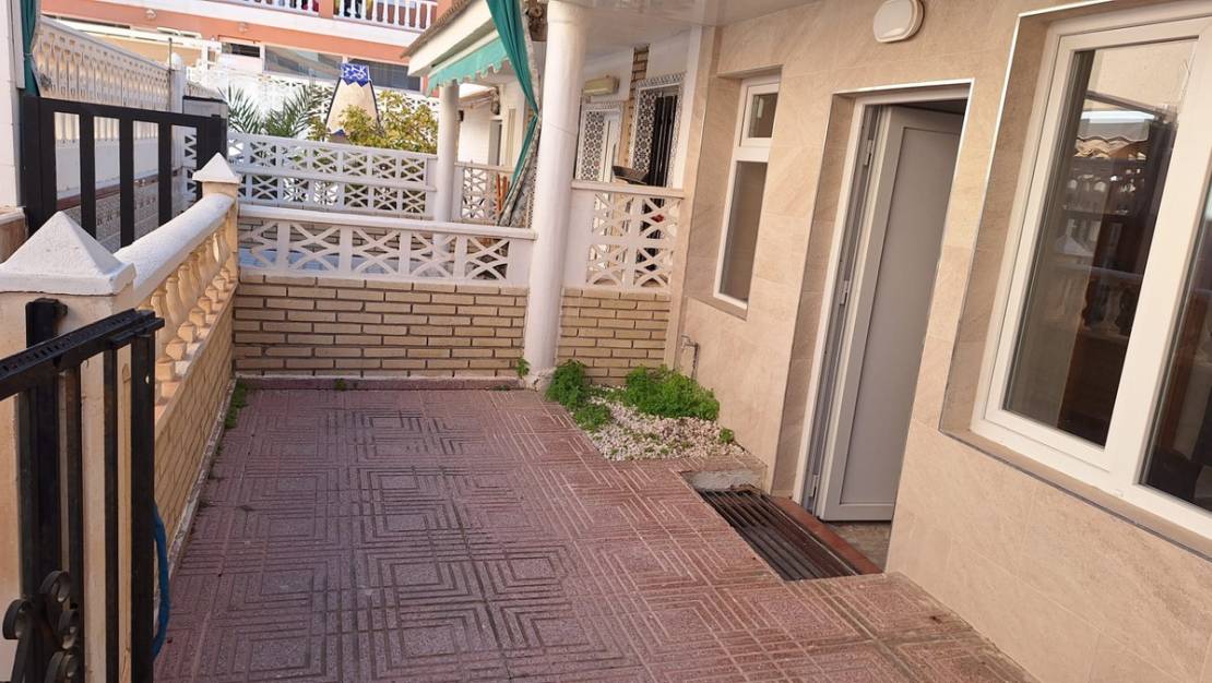 Sale - Villa - Torrevieja - La Mata