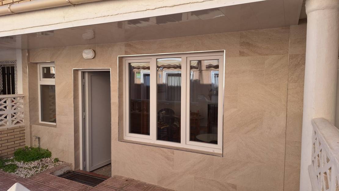 Sale - Villa - Torrevieja - La Mata