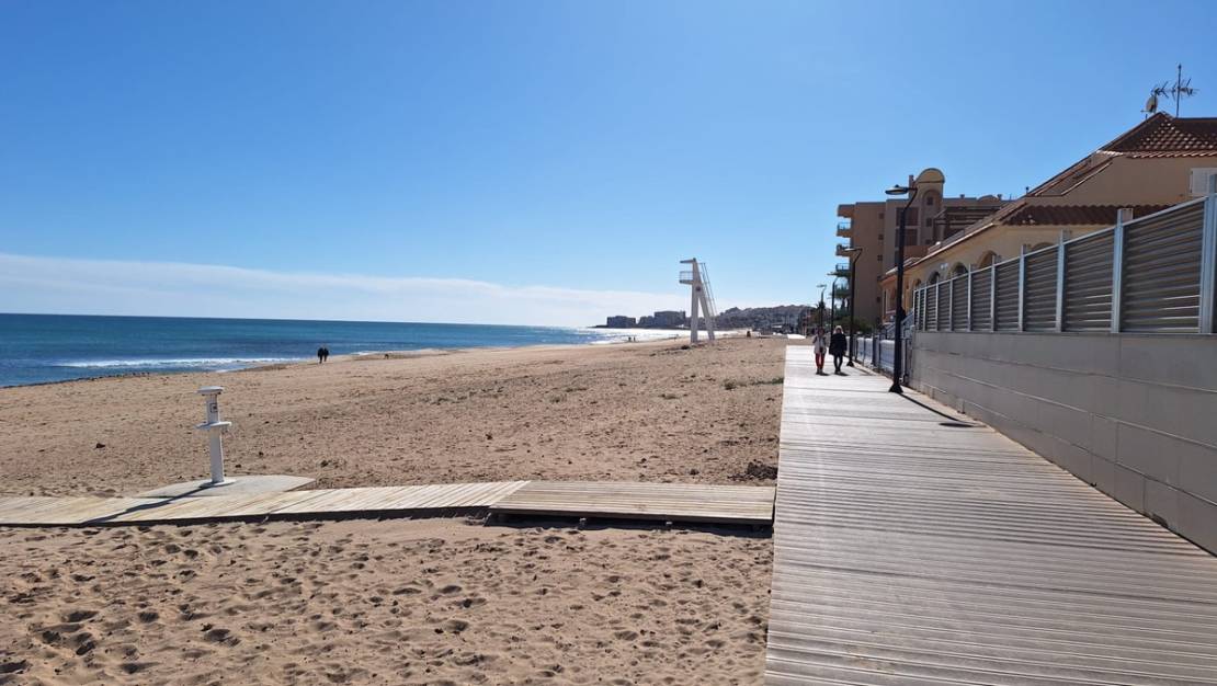 Sale - Villa - Torrevieja - La Mata