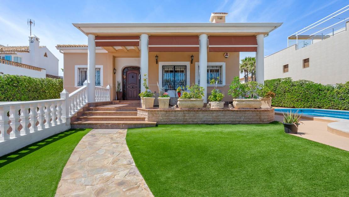 Sale - Villa - Torrevieja - La Mata