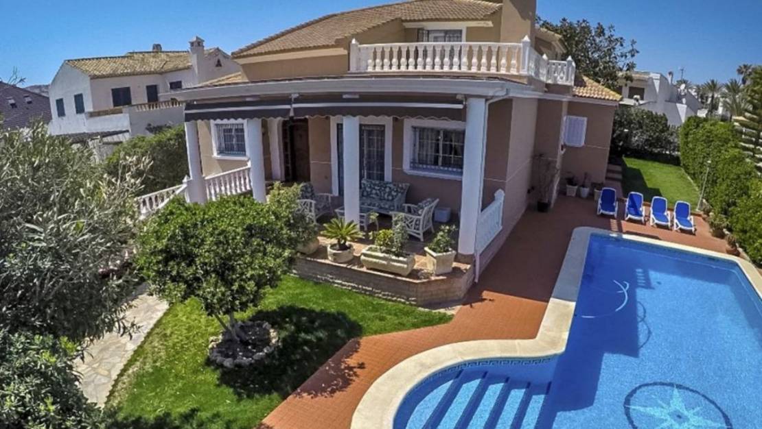 Sale - Villa - Torrevieja - La Mata
