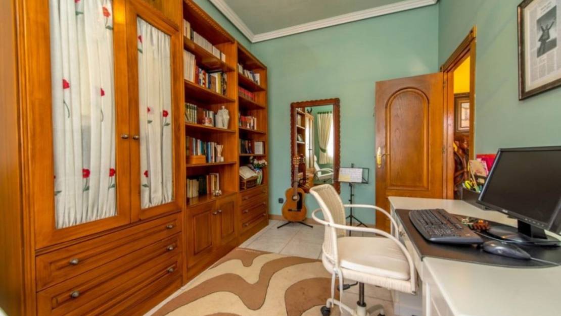 Sale - Villa - Torrevieja - La Mata