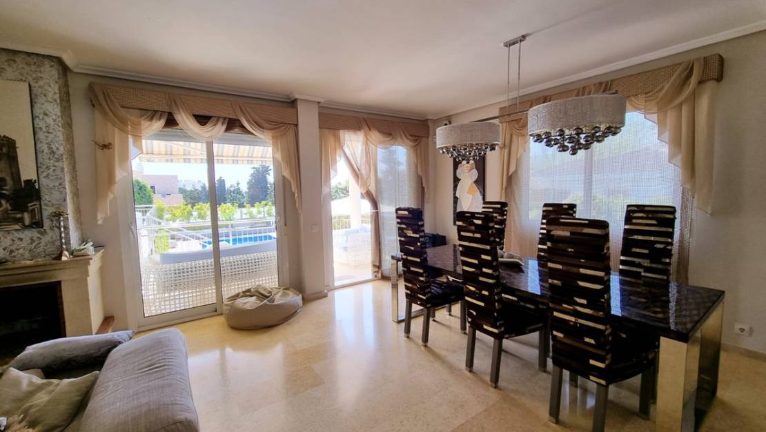 Sale - Villa - Torrevieja - La Mata