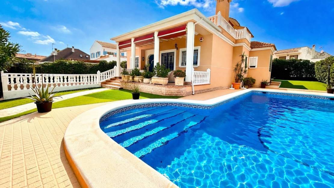 Sale - Villa - Torrevieja - La Mata