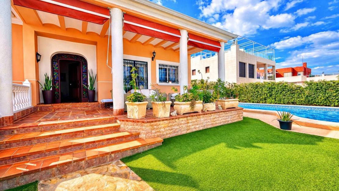 Sale - Villa - Torrevieja - La Mata