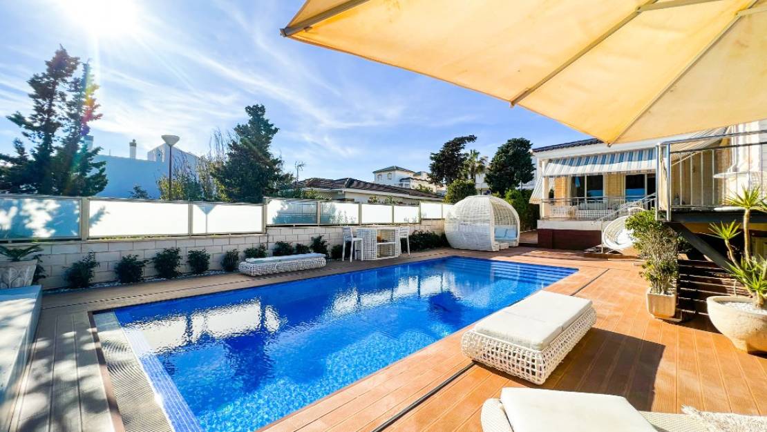 Sale - Villa - Torrevieja - La Mata