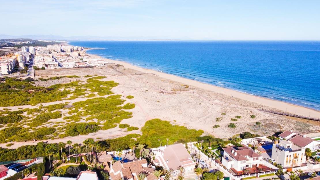 Sale - Villa - Torrevieja - La Mata