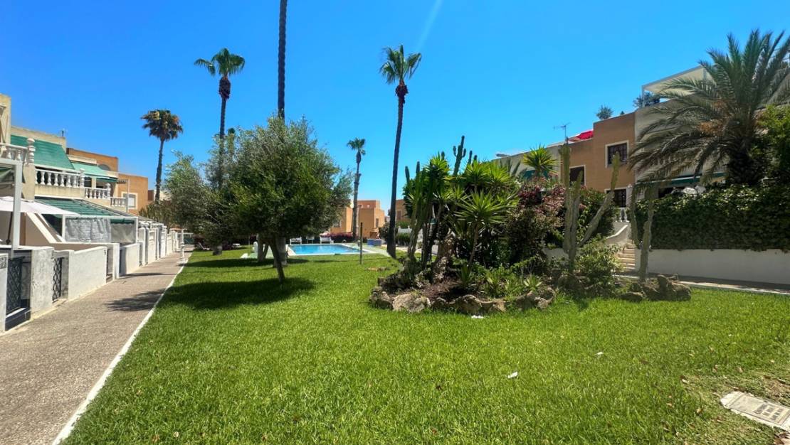 Sale - Villa - Torrevieja - La Mata