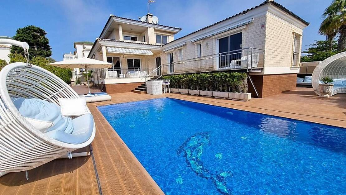 Sale - Villa - Torrevieja - La Mata