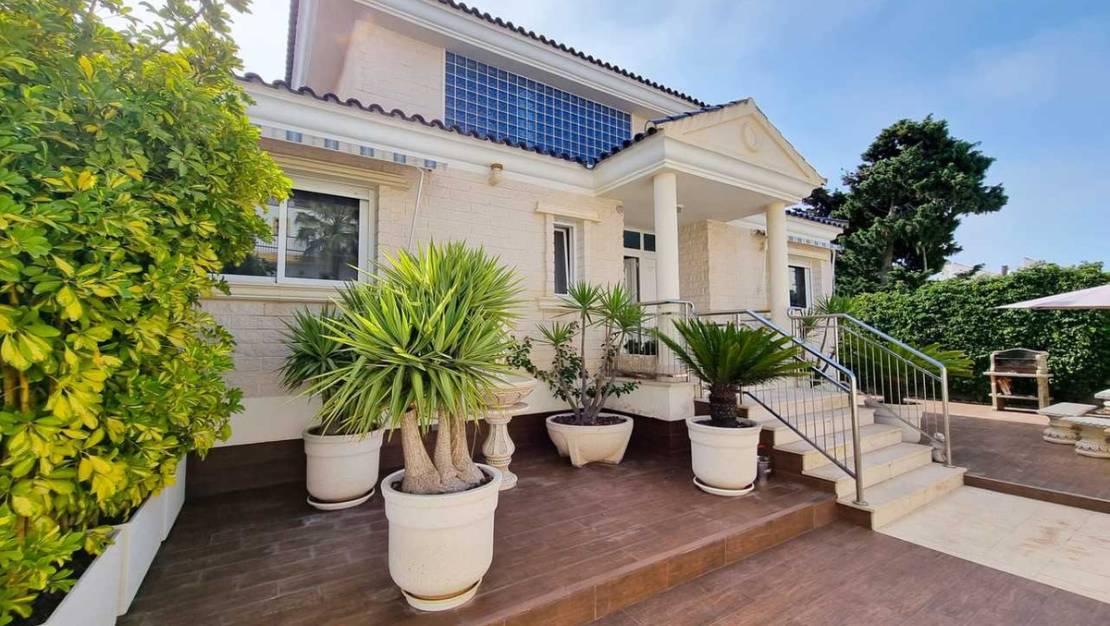Sale - Villa - Torrevieja - La Mata