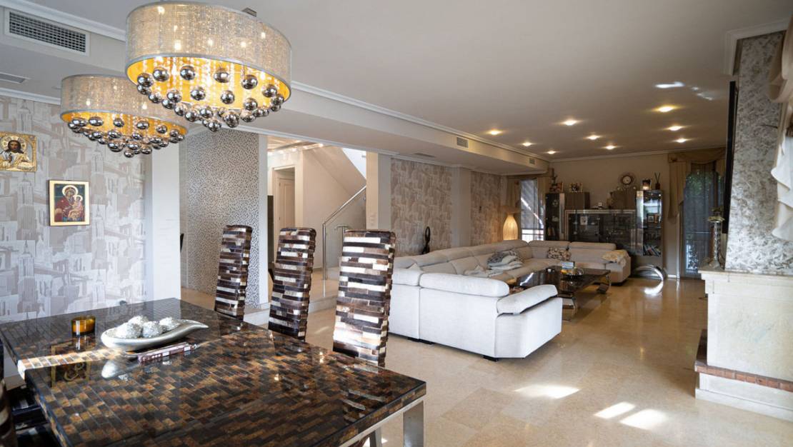 Sale - Villa - Torrevieja - La Mata
