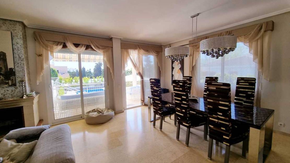 Sale - Villa - Torrevieja - La Mata