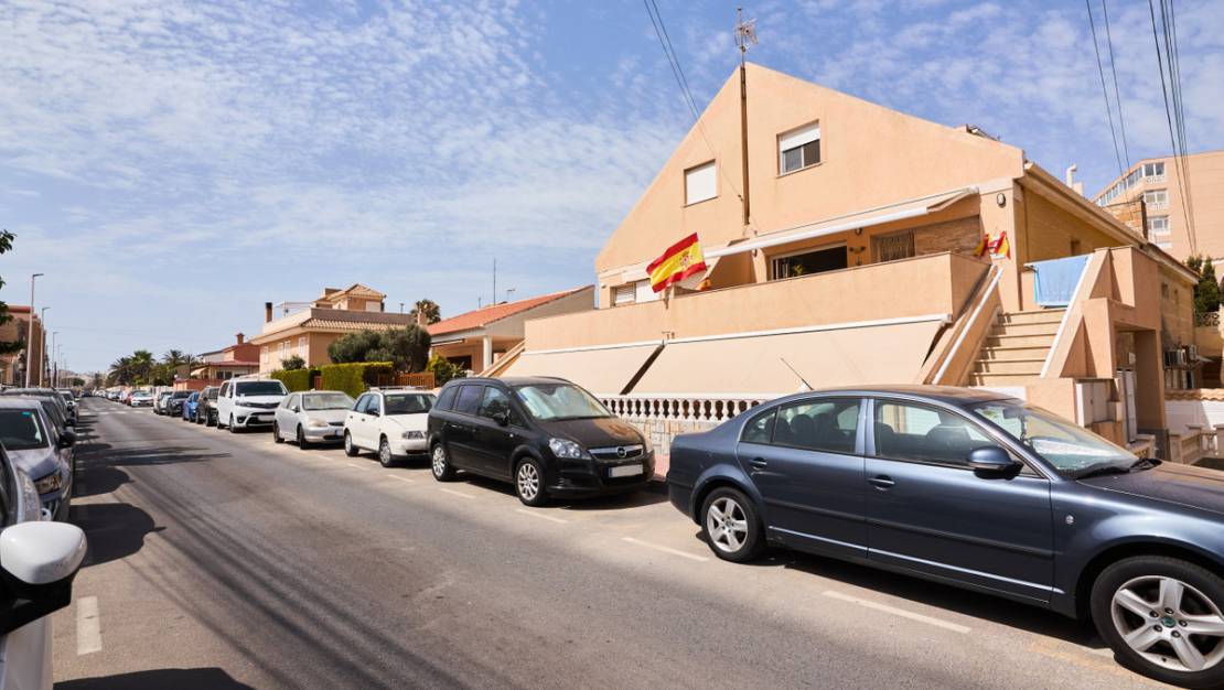 Sale - Villa - Torrevieja - La Mata