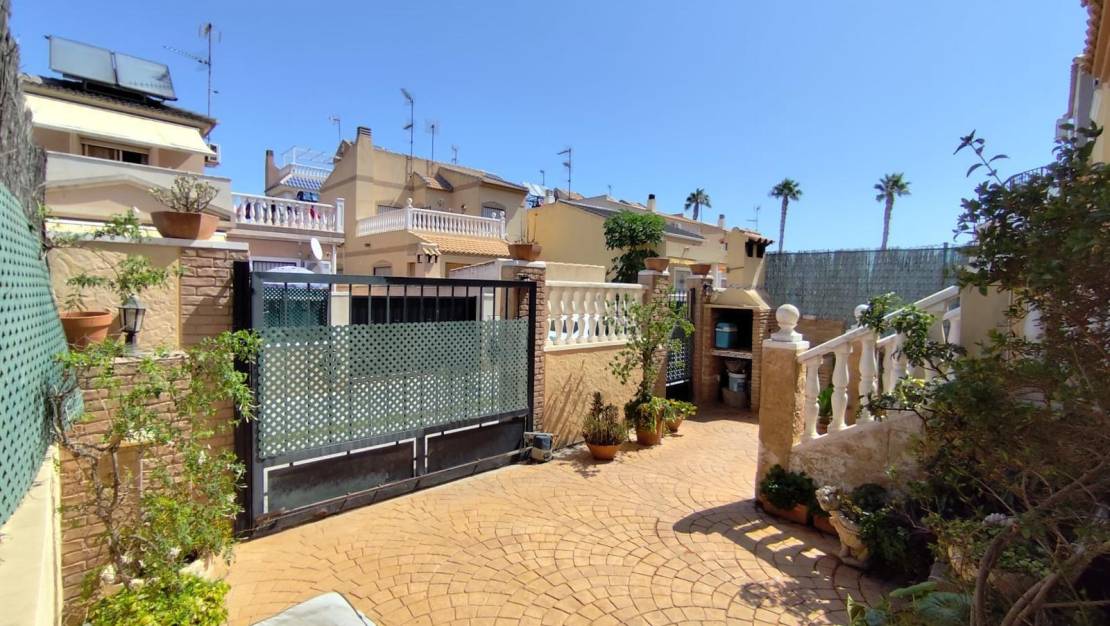 Sale - Villa - Torrevieja - La Mata