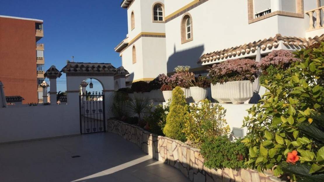 Sale - Villa - Torrevieja - La Mata
