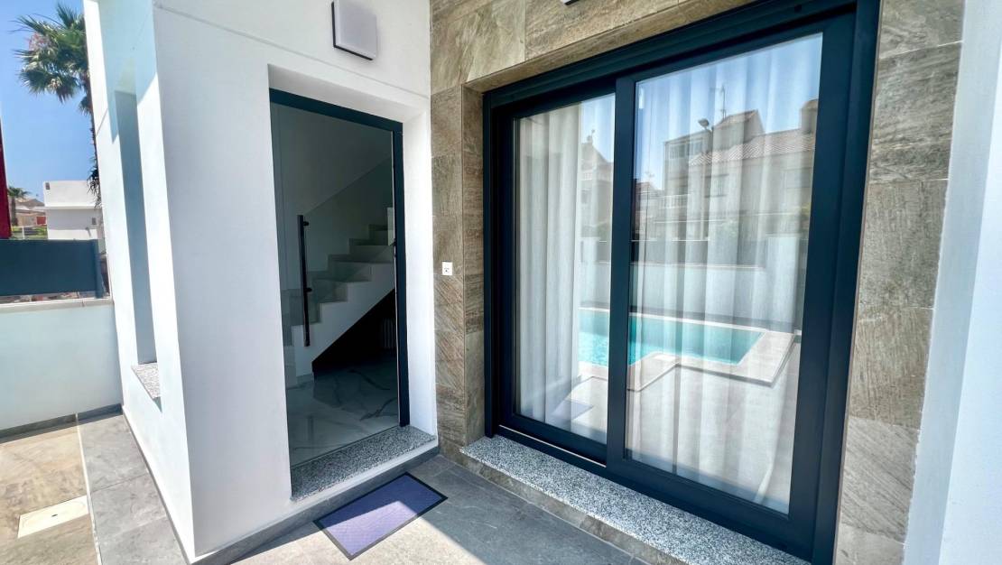 Sale - Villa - Torrevieja - La Siesta - El Salado - Torreta
