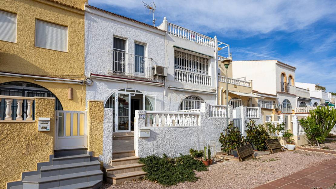 Sale - Villa - Torrevieja - La siesta