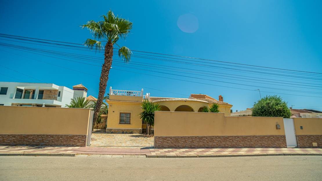 Sale - Villa - Torrevieja - La siesta