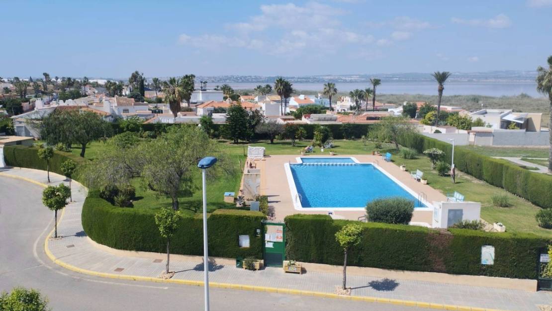 Sale - Villa - Torrevieja - La siesta