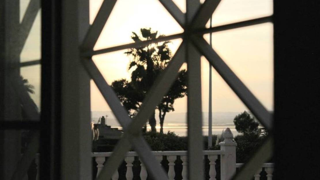 Sale - Villa - Torrevieja - La siesta