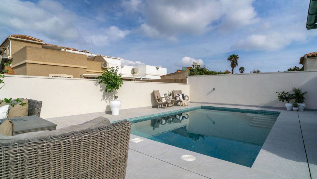 Sale - Villa - Torrevieja - La siesta