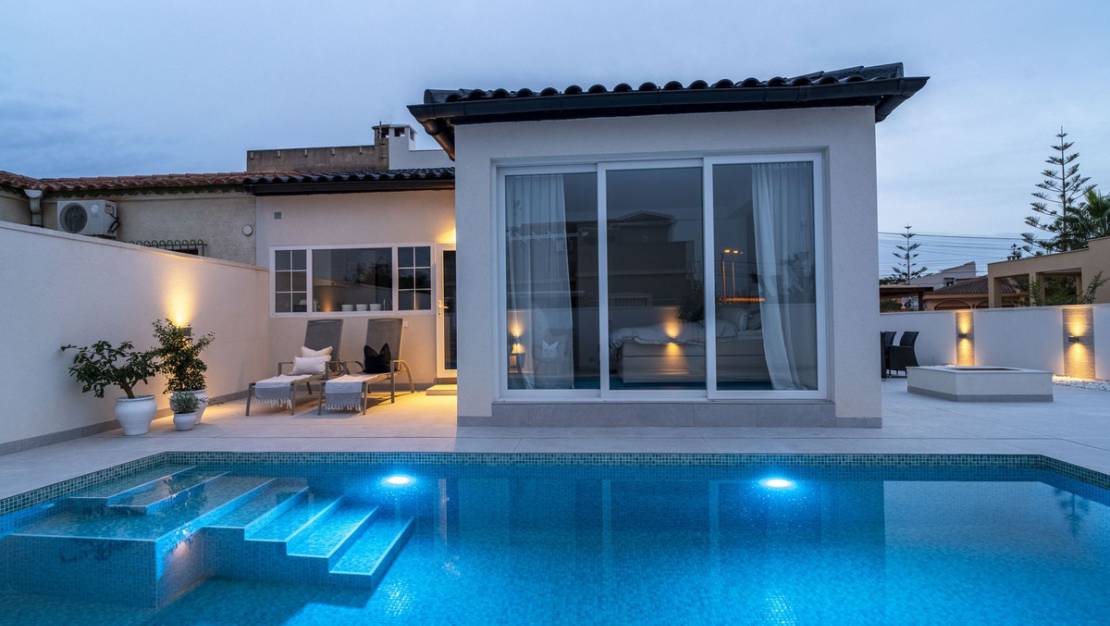 Sale - Villa - Torrevieja - La siesta