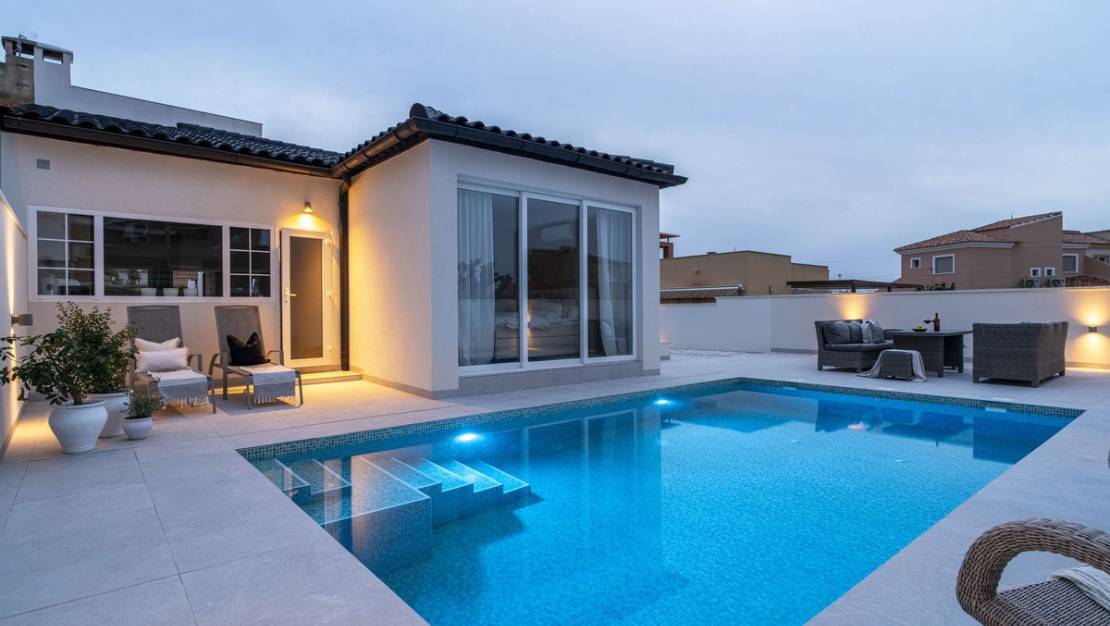 Sale - Villa - Torrevieja - La siesta