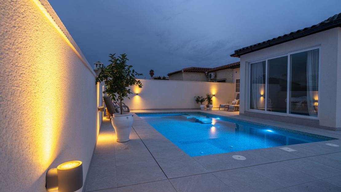 Sale - Villa - Torrevieja - La siesta