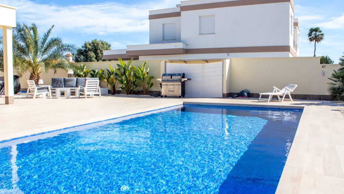 Sale - Villa - Torrevieja - La siesta
