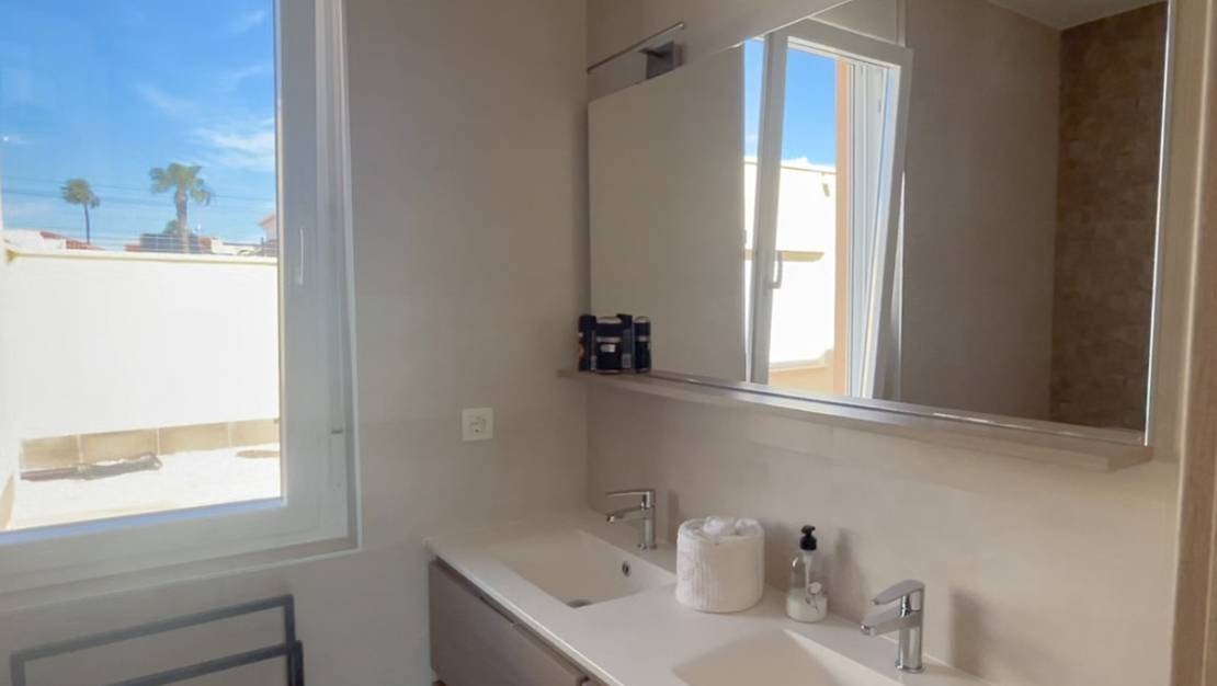 Sale - Villa - Torrevieja - La siesta