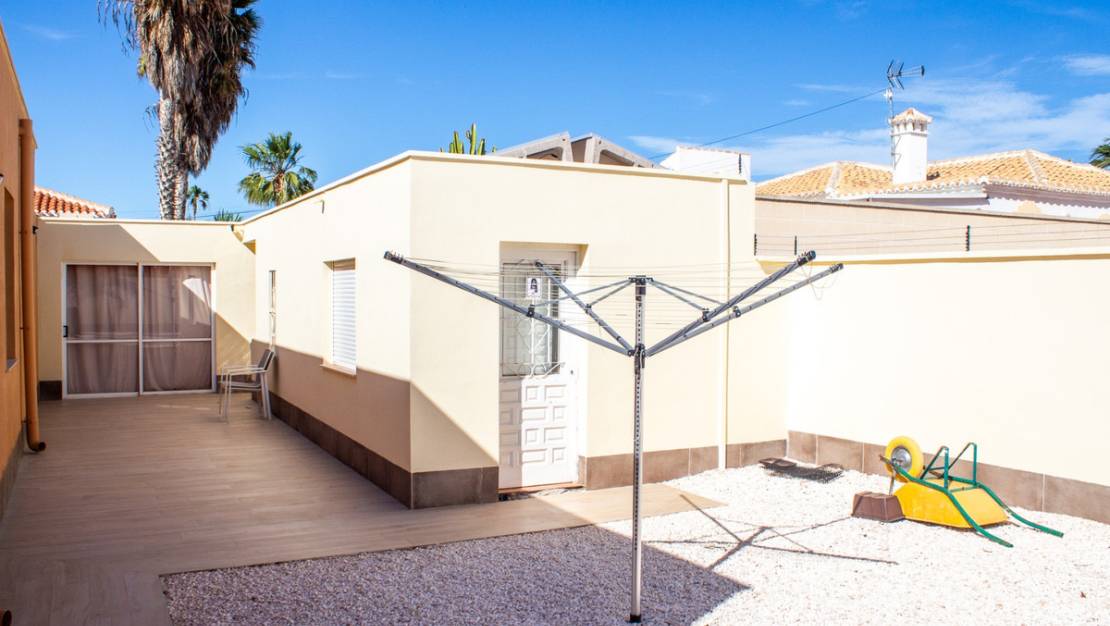 Sale - Villa - Torrevieja - La siesta