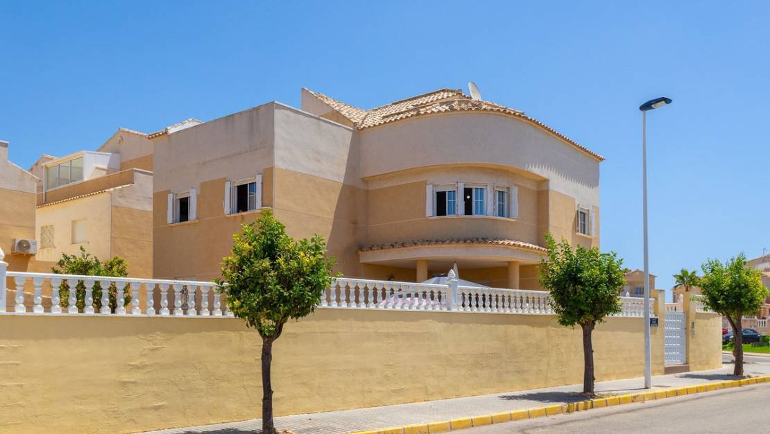 Sale - Villa - Torrevieja - La siesta