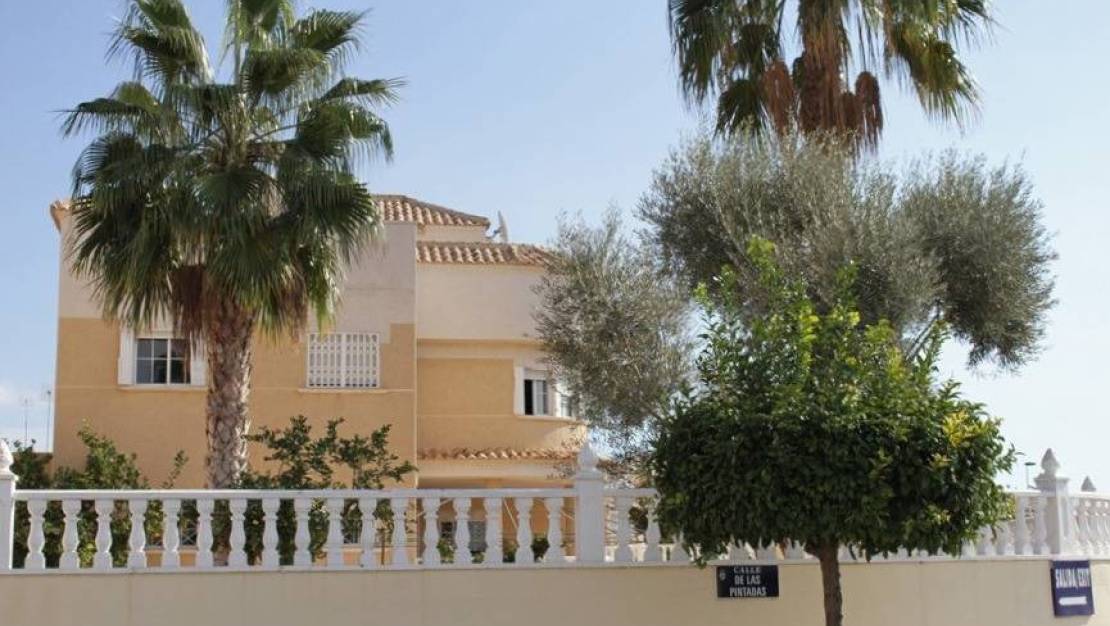 Sale - Villa - Torrevieja - La siesta