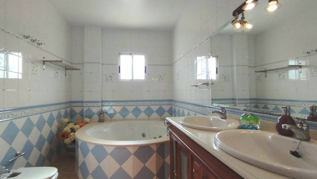 Sale - Villa - Torrevieja - La siesta